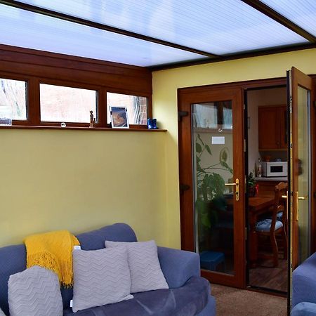 Entire Niche Apartment Hildenborough Bagian luar foto