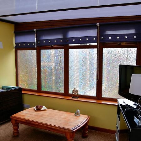 Entire Niche Apartment Hildenborough Bagian luar foto