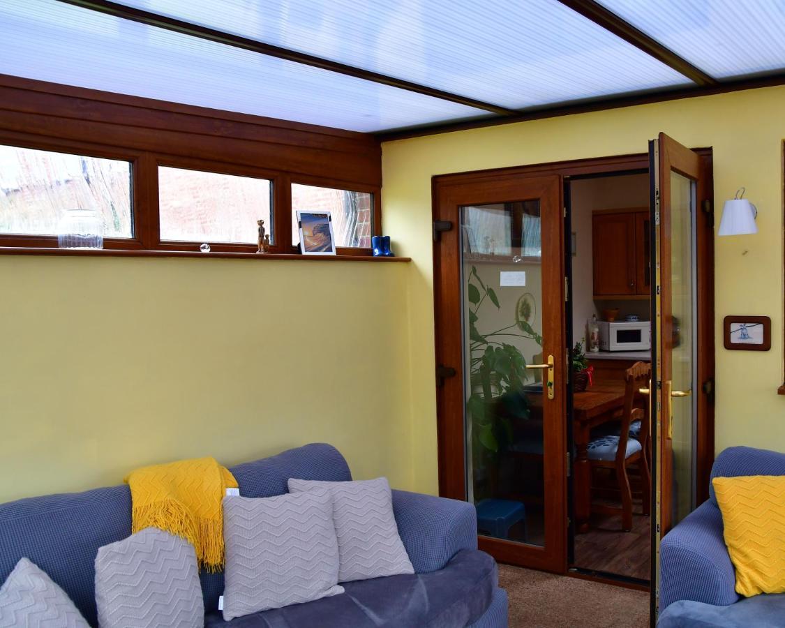 Entire Niche Apartment Hildenborough Bagian luar foto