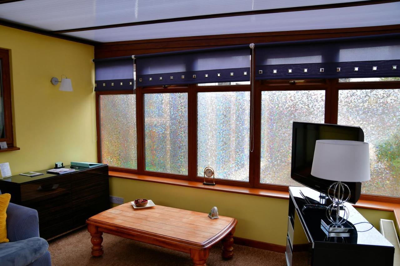 Entire Niche Apartment Hildenborough Bagian luar foto