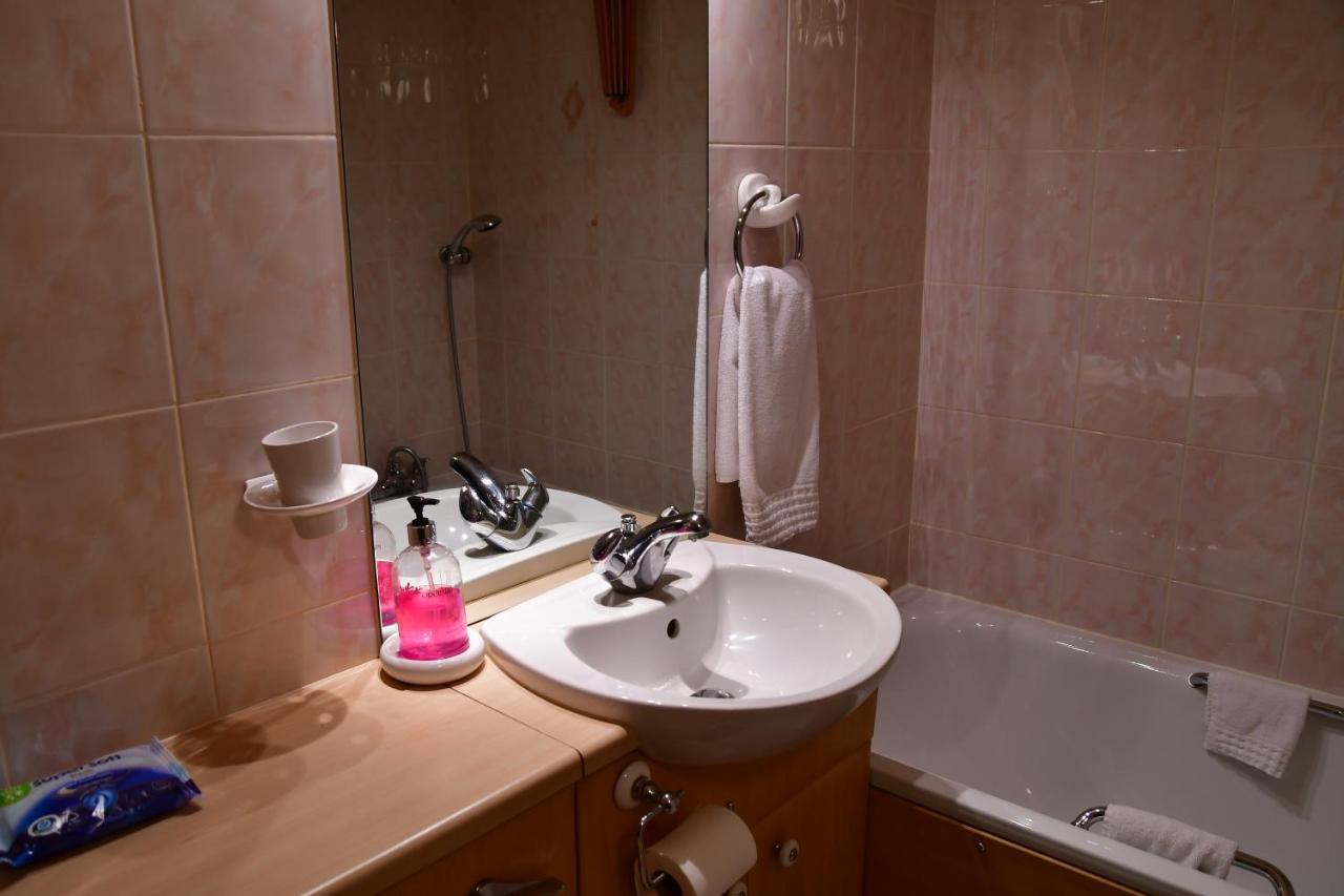 Entire Niche Apartment Hildenborough Bagian luar foto