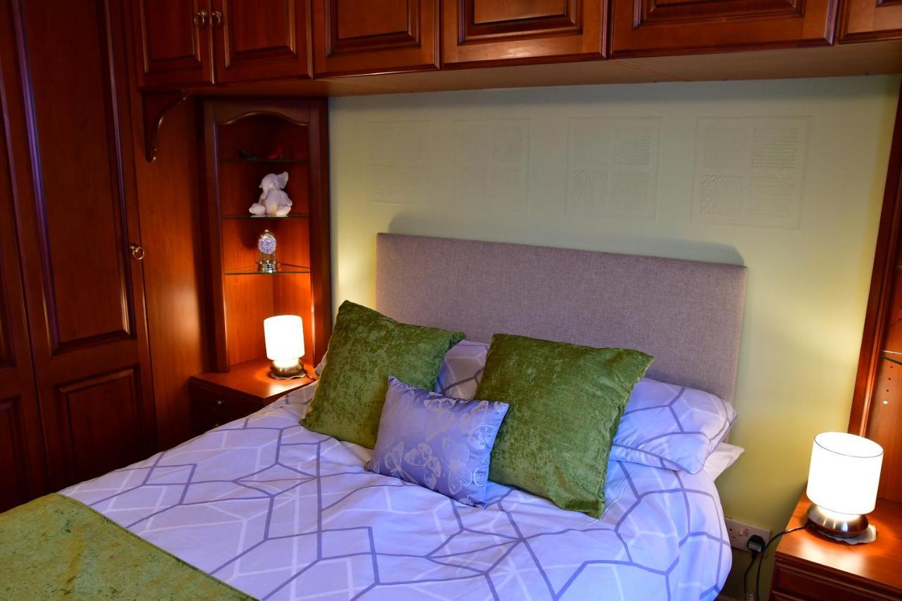 Entire Niche Apartment Hildenborough Bagian luar foto